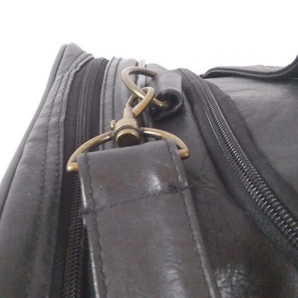 Vintage Wilson Black Leather Duffel Gym Bag - Picture 7 of 8
